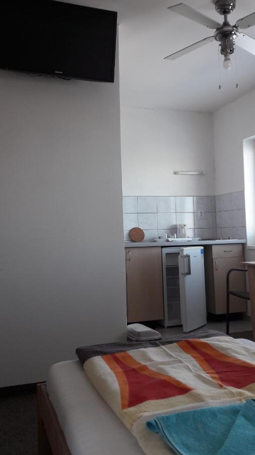 Európa Penzión Štúrovo Exterior foto