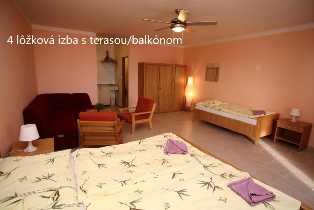 Európa Penzión Štúrovo Exterior foto